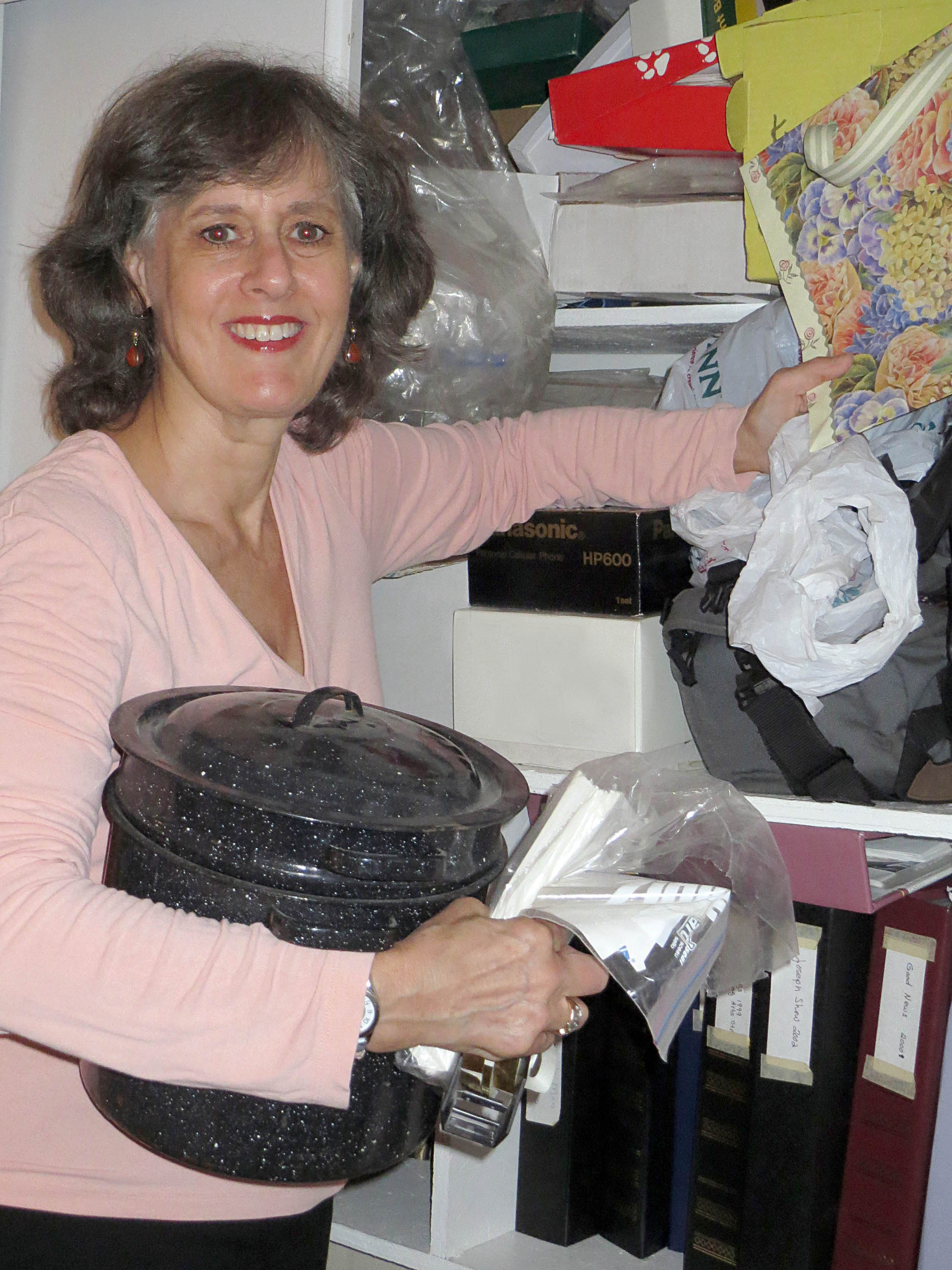 Hope Organizers, Inc. by Professional Organizer Janet Fishman, also known as the paper organizers, serves Los Angeles, Ventura, Santa Barbara, and Orange County, California. We offer paper management, daily money management, senior services, plus organizing and clutter management!